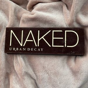 Urban Decay naked eyeshadow palette
